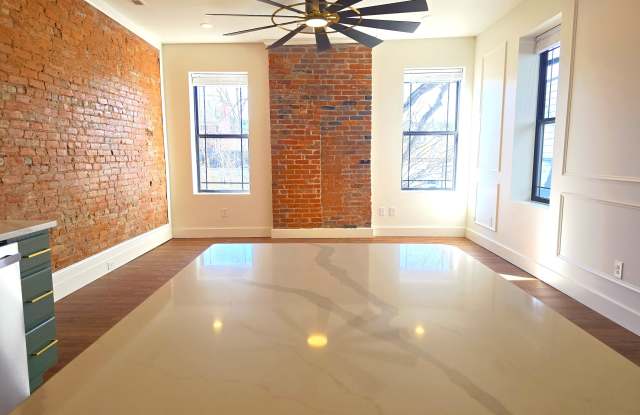 1207 Lee Street - 2 photos photos