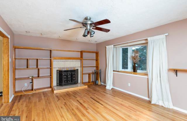 9116 SUMMER PARK DRIVE Gallery 4