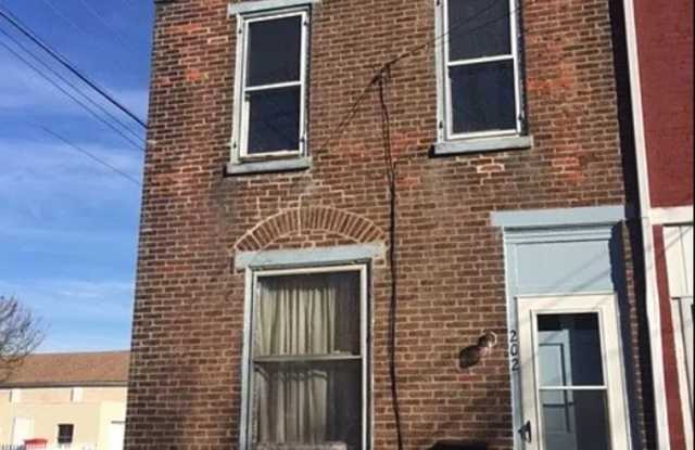 Ready to Move-in Charming 4-Bedroom 2 Bath Home in Pottstown – 202 South Franklin Street photos photos