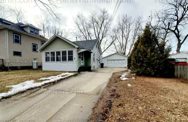 FOR RENT- 229 Linden in Waterloo IA *PETS OK* photos photos