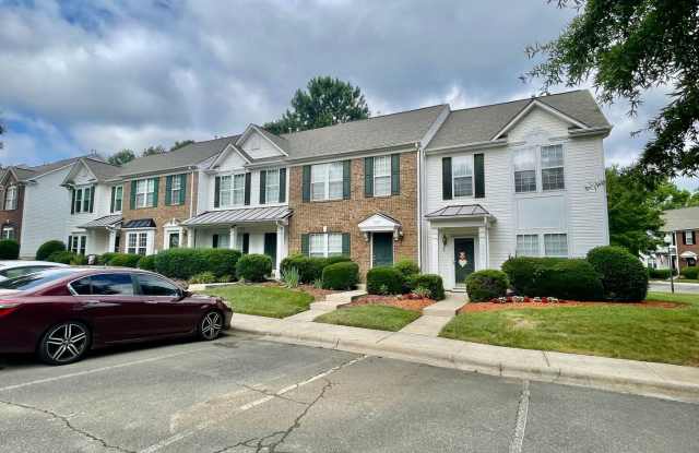 Beautiful 2 bedroom 2 1/2 bath townhouse close to prosperity church Rd! photos photos