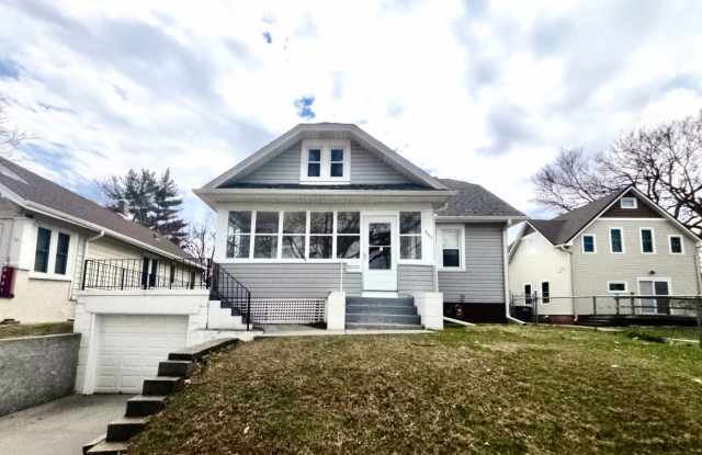 5039 Miami St – 2 Bed/2 Bath in Benson | Refinished Hardwoods, Updated Baths, Full Appliance Package photos photos