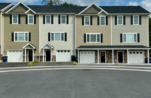 Like New Townhouse for Rent photos photos