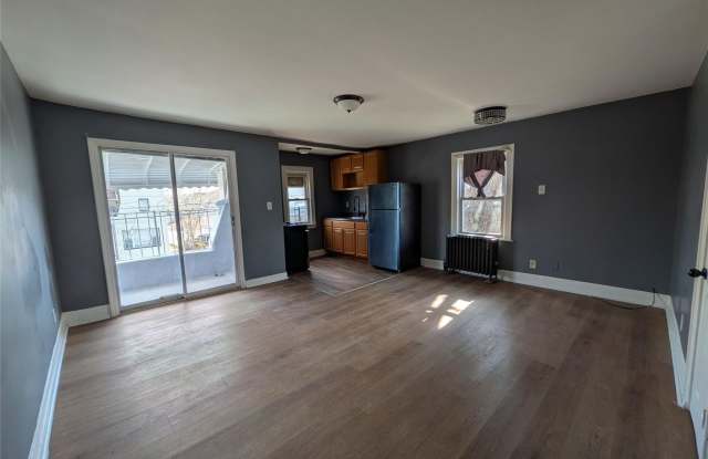 205-11 110th Avenue unit: 2Nd Floor photos photos