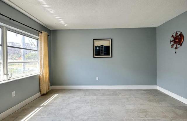 382 E Royal Palm Road Gallery 4