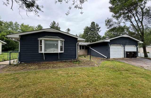 Lovely Ranch house available photos photos