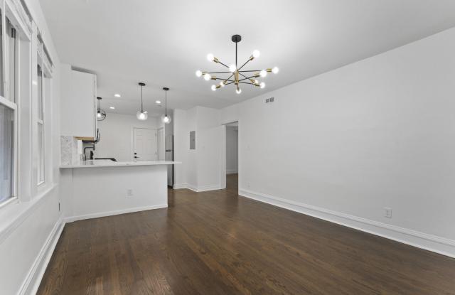 5304 W Cornelia Avenue Gallery 4