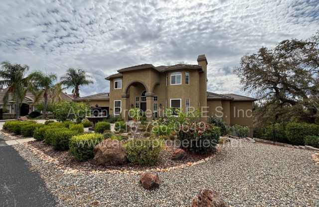 Gorgeous Villa - 3 Bed, 2.5 Bath - Beautiful Views - Highly Desirable Neighborhood! photos photos