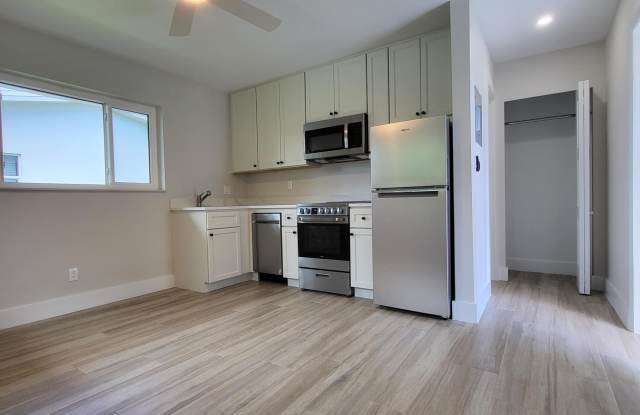 811a NW 30th Court Gallery 3