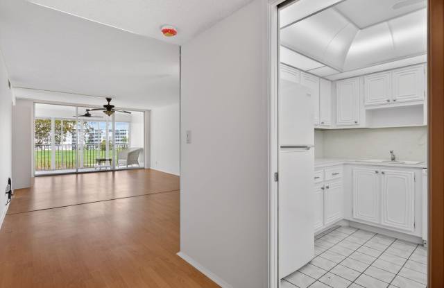 2651 S Palm Aire Drive Gallery 3