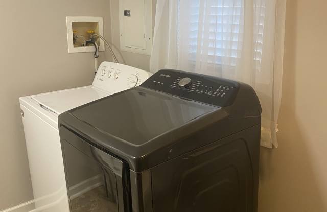 510 Cedar St - 510 Cedar Street, Springfield, NE 68059