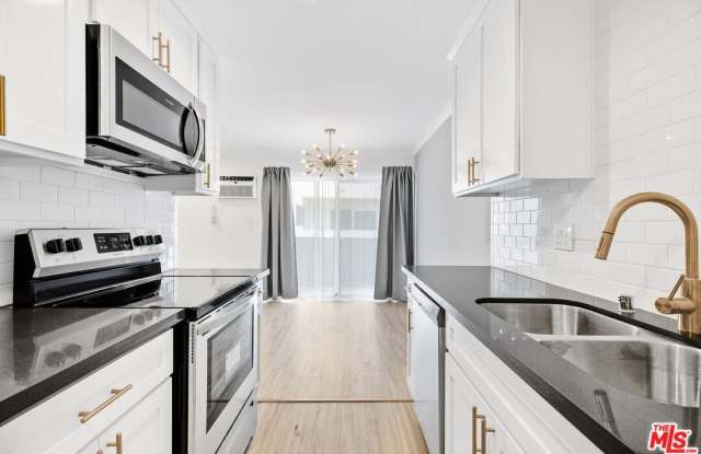 960 Larrabee St unit: 214 photos photos