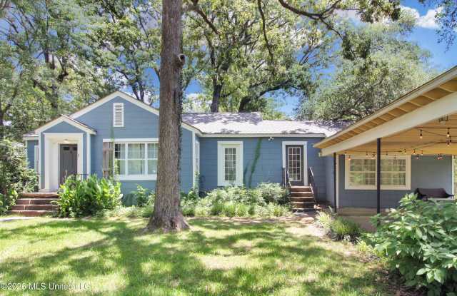 811 Oakwood Drive photos photos