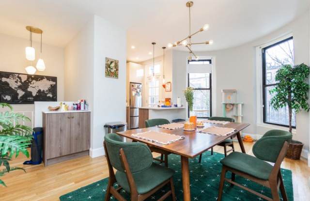 209 West Newton St. photos photos