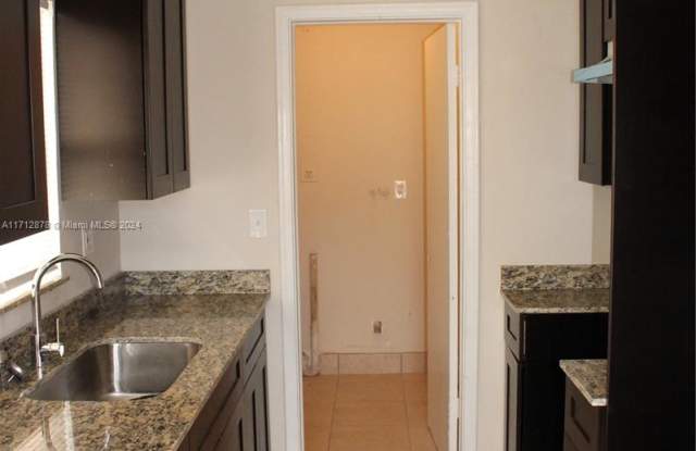 334 Southwest 2nd Court photos photos