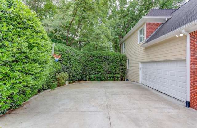 1920 Woods River Lane Gallery 3
