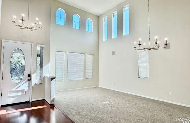 GORGEOUS 4 BEDROOM HOME W/POOL IN GATED SERRANO COMMUNITY!! Gallery 3