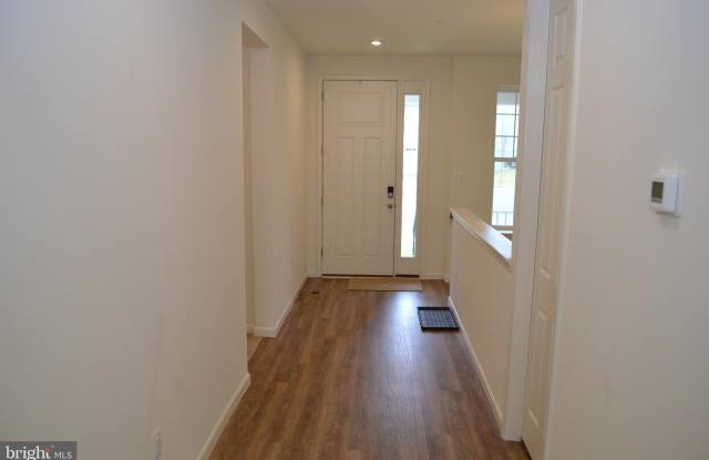 700 KAPLON COURT Gallery 2