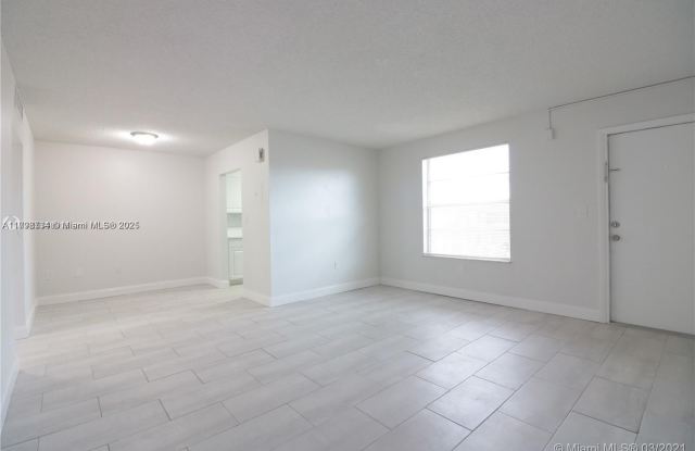 400 NE 1st St photos photos