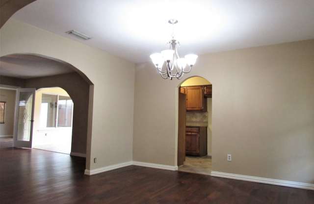 2308 Woodglen Dr Gallery 3