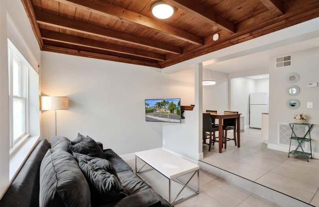 901 SE 14TH COURT photos photos