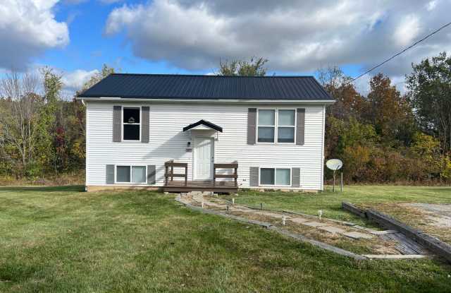 Large 4 Bedroom Home at I-44 and HWY 100 photos photos