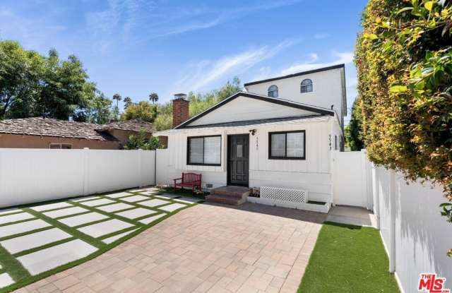 5541 Fallbrook Ave Gallery 2