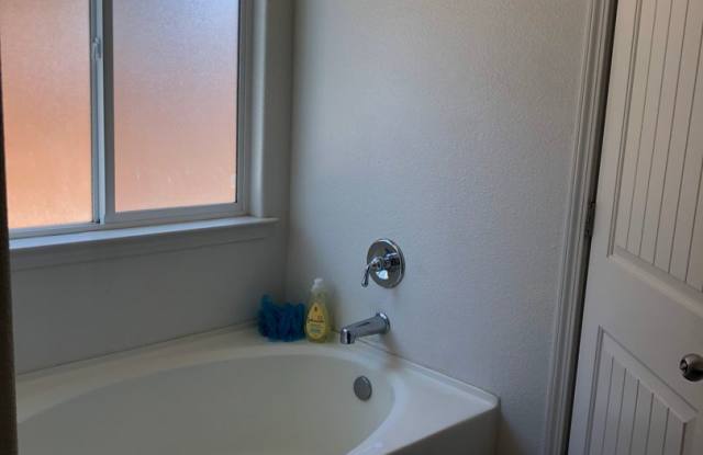 Single Family Home!! Gallery 4
