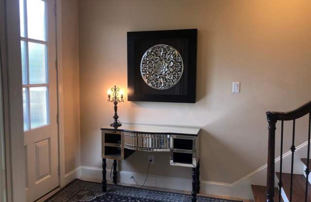 2325 Saint Emanuel Street Gallery 2
