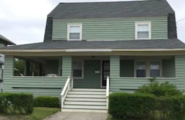 165 Manomet Ave - 165 Manomet Avenue, Hull, MA 02045