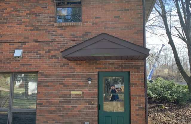 ***AUGUST 2027*** Lower Level 2 bedroom, 2 bath home with large yard (Great for large group!) Gallery 3