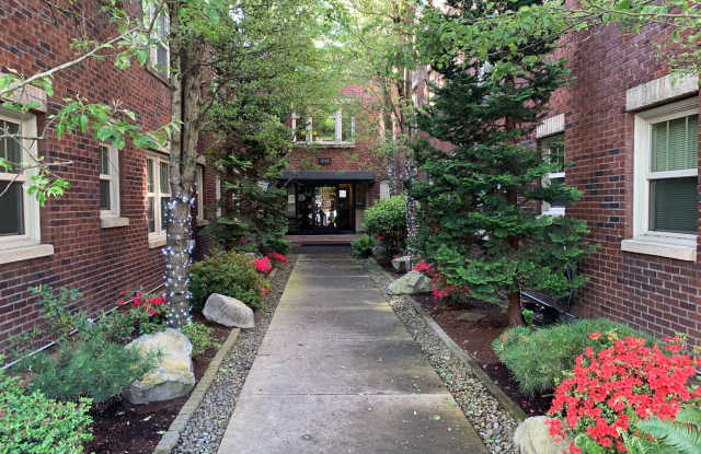 O511-- Beverly Court Studios photos photos