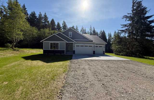 Spacious home in Bremerton. Apply today to call this home yours!! photos photos