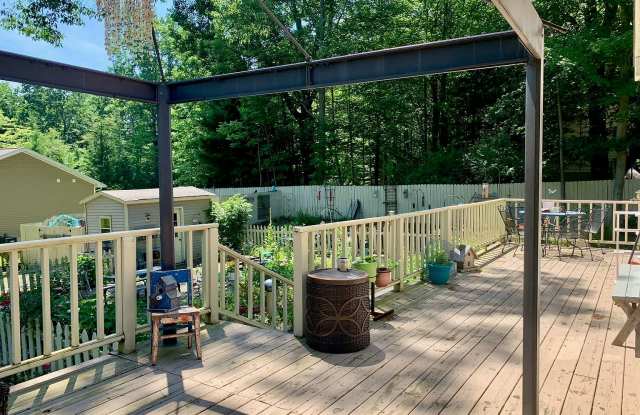 1579 Marilyn Drive Gallery 2