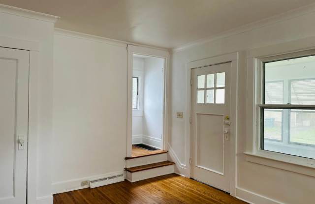 THE CUTEST 3 BEDROOMS SINGLE HOME !! 1St floor bedroom Gallery 4