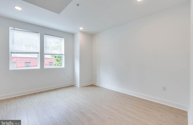 939 W DAUPHIN STREET photos photos