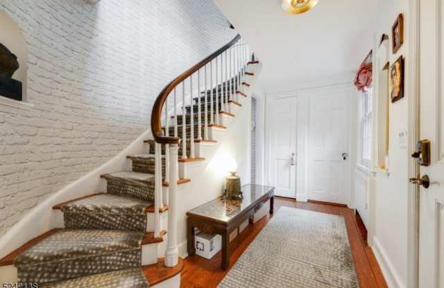 356 Fairmount Ave Gallery 2