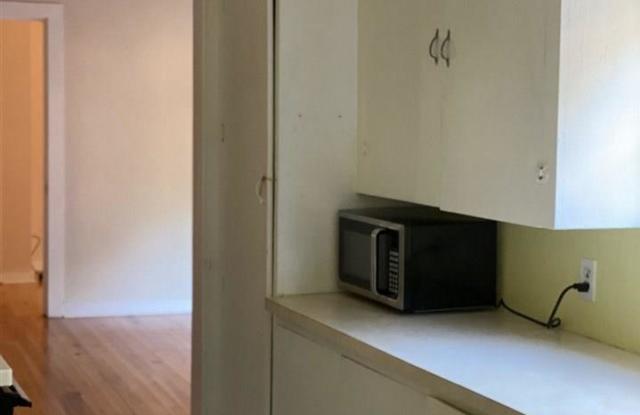 60 Mershon Street Gallery 3