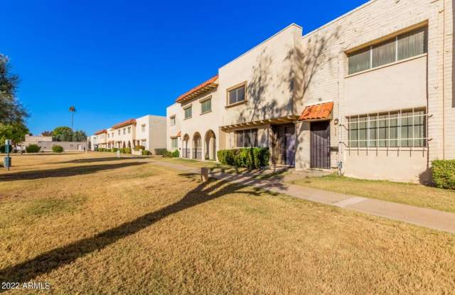 Great Location in Scottsdale!  2 bedroom, 1.5 bath, community pool Gallery 3