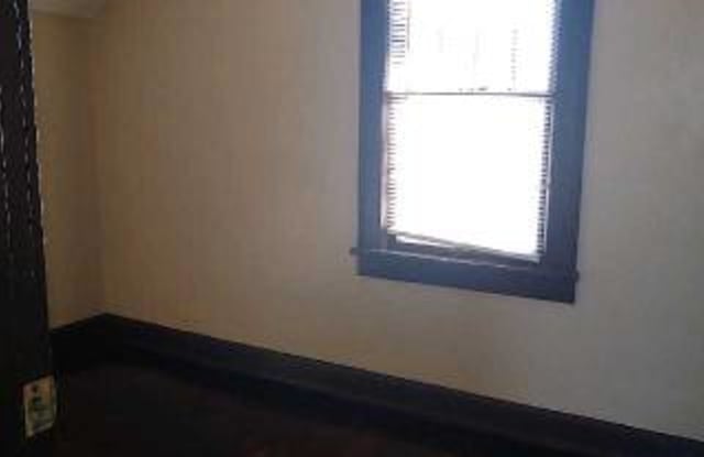 3033 Elmwood Ave Gallery 3