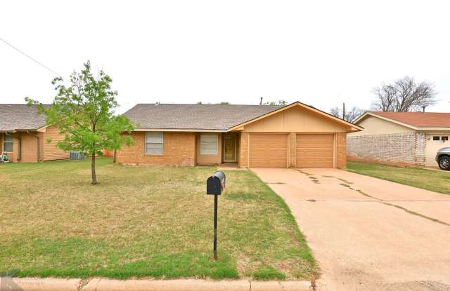 3 bedroom, 2 bath, 2 car garage! Gallery 3