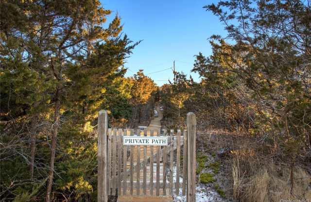 76 Dune Road Gallery 3
