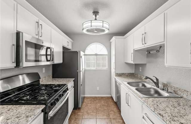 6812 Elm Creek Drive Gallery 1