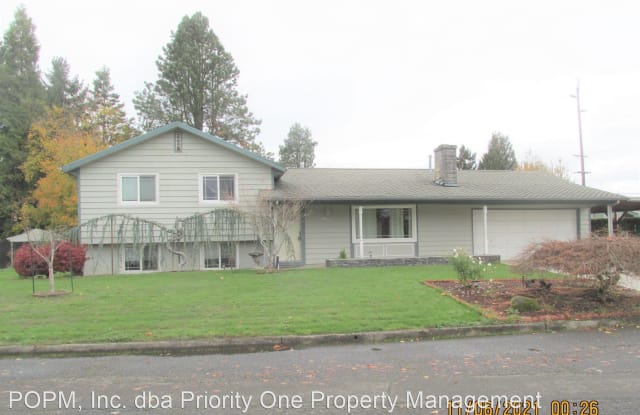6725 SE Pine Creek Way - 6725 Southeast Pinecreek Way, Oatfield, OR 97267