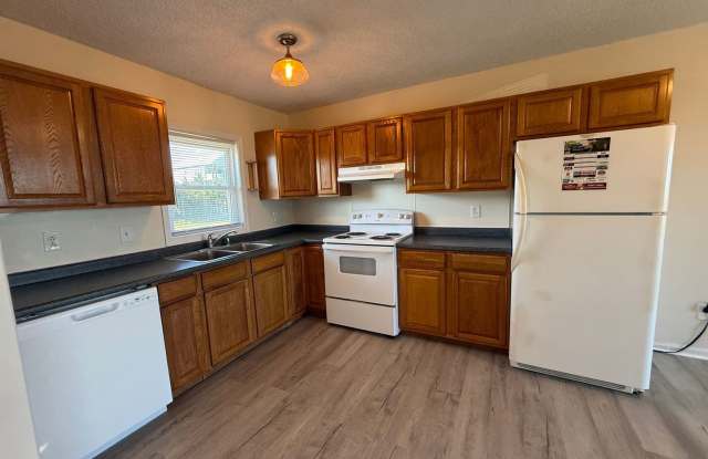 Charming 2 bedroom townhouse Gallery 3