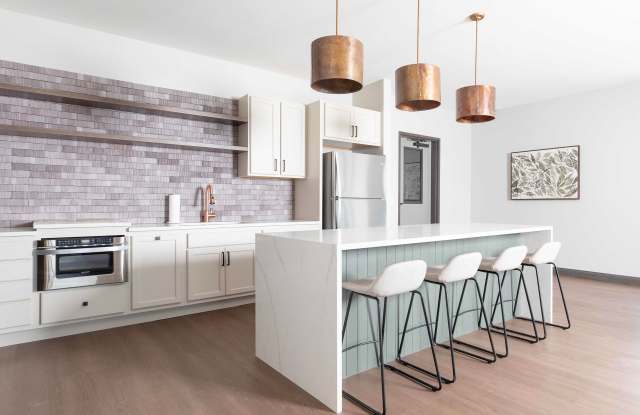 Ivy at SOCO photos photos