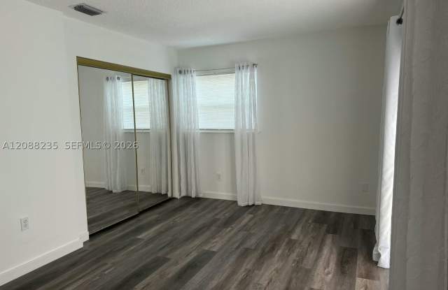 16601 SW 149th Pl Gallery 1