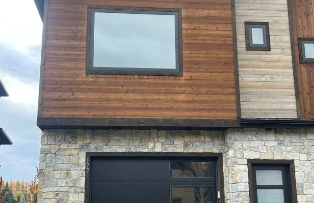 Brand New Three Story Whitefish Townhouse photos photos