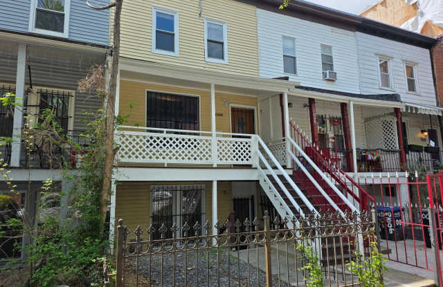 1004 GIRARD Street NW photos photos