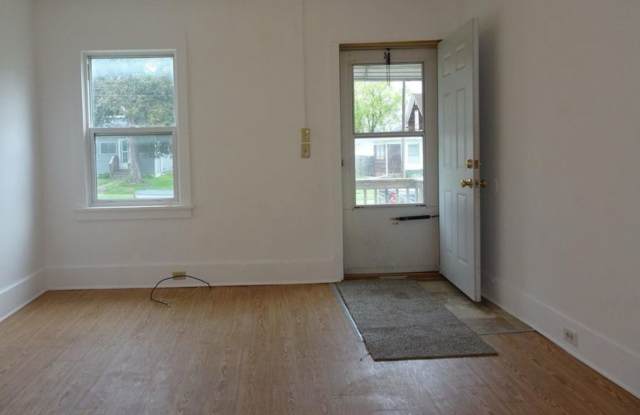 2 Bedroom Duplex in Moline Gallery 4